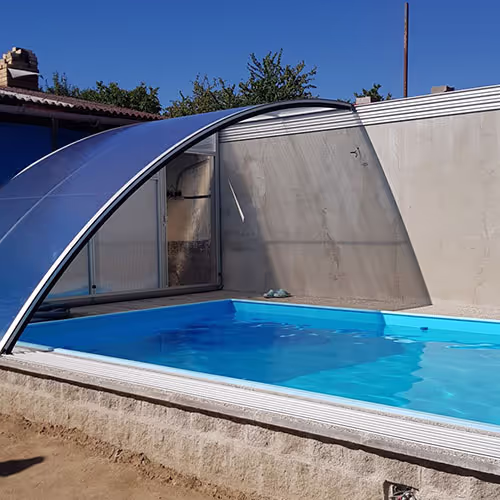 atypické zastřešení bazénu